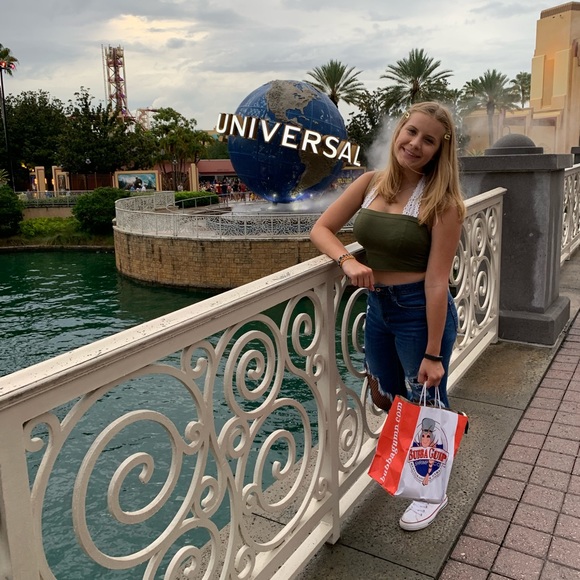 Meet your Posher, Hailey - Picture 5 of 5